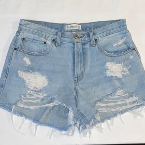 Abercrombie Mid Rise Boyfriend Short
